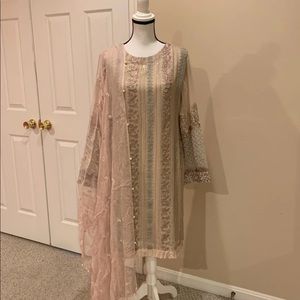 Pakistani Indian suit